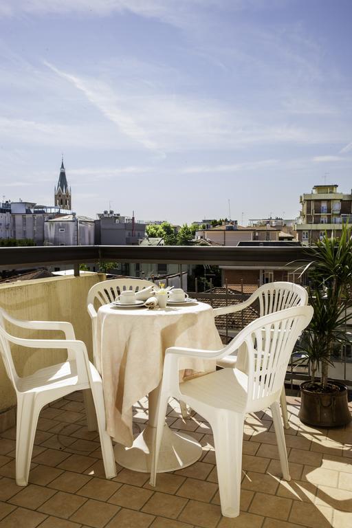 Residence Fellini Rimini Exterior photo
