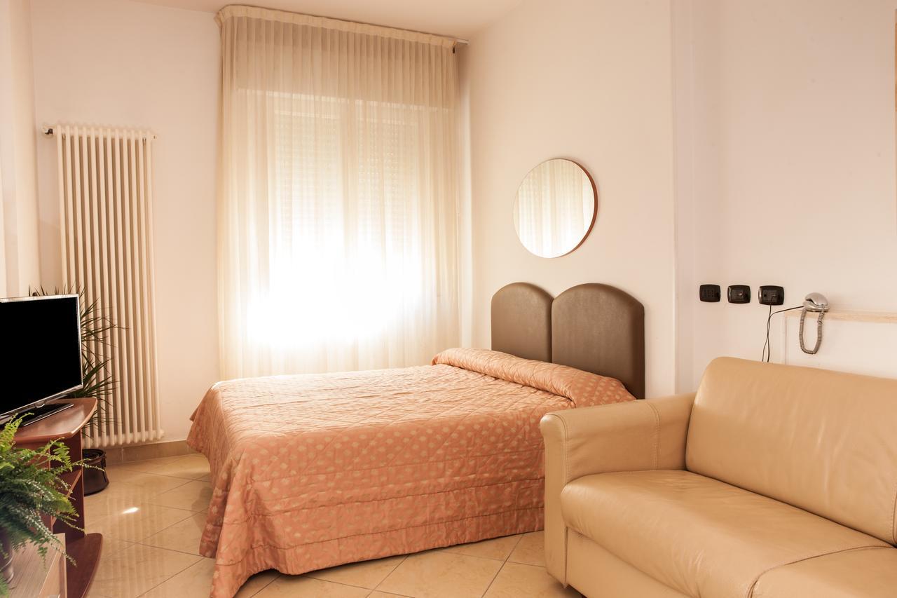 Residence Fellini Rimini Exterior photo