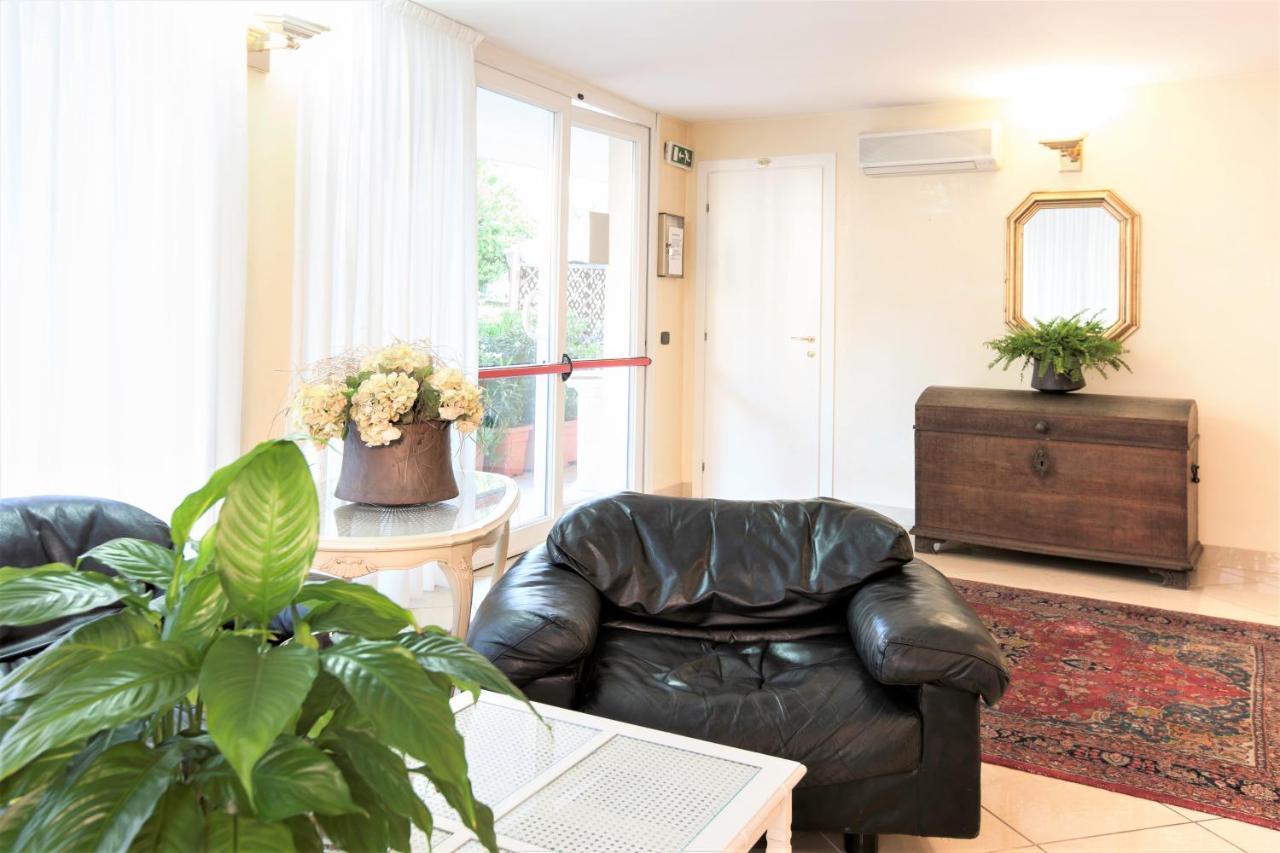 Residence Fellini Rimini Exterior photo