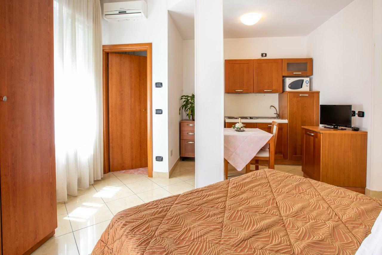 Residence Fellini Rimini Exterior photo